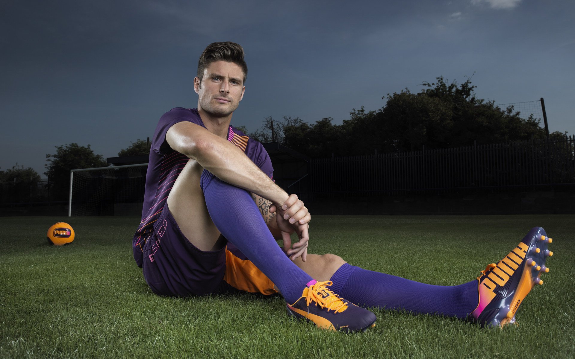 欧冠亚军回城：主帅含泪感谢球迷 球员发誓“下赛季再来”