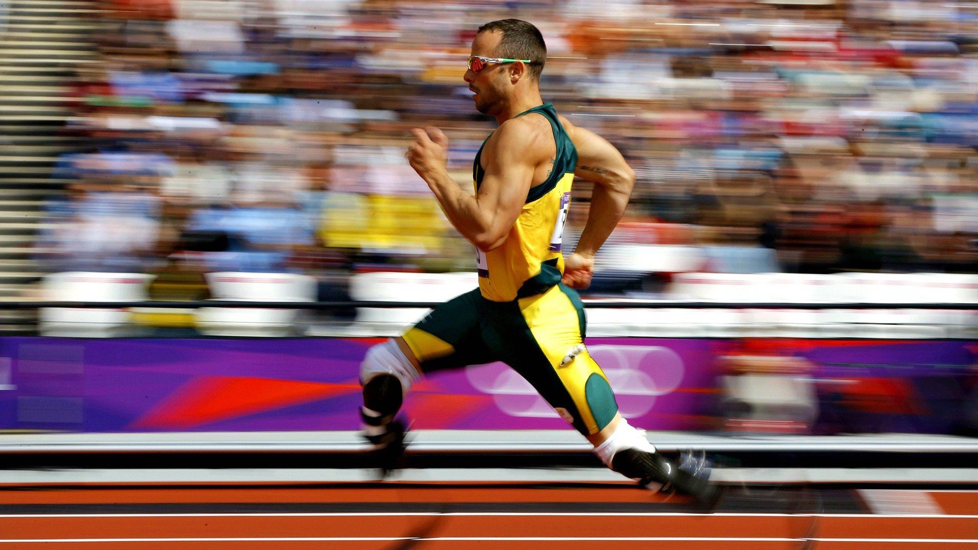 羽毛球馆“情侣双打夜” 场内场外互动频频